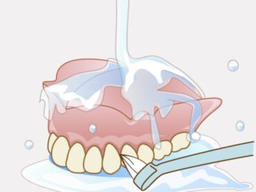 入れ歯の取り扱い方についてのアイキャッチ画像